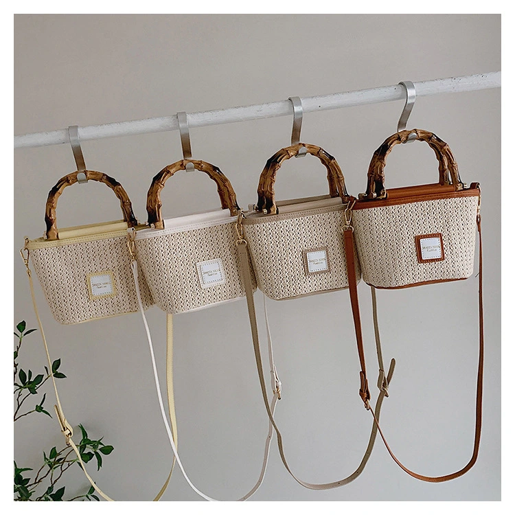 women straw shoulder bags