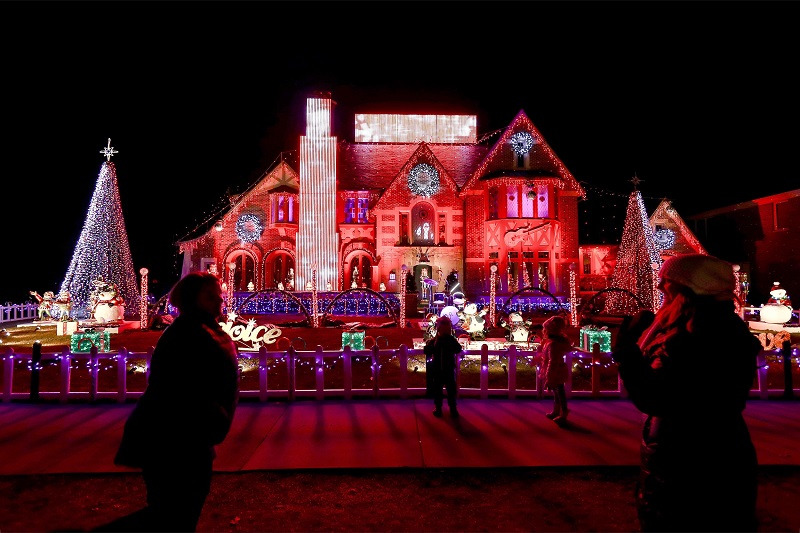 Incorporating red led strip into holiday decorations