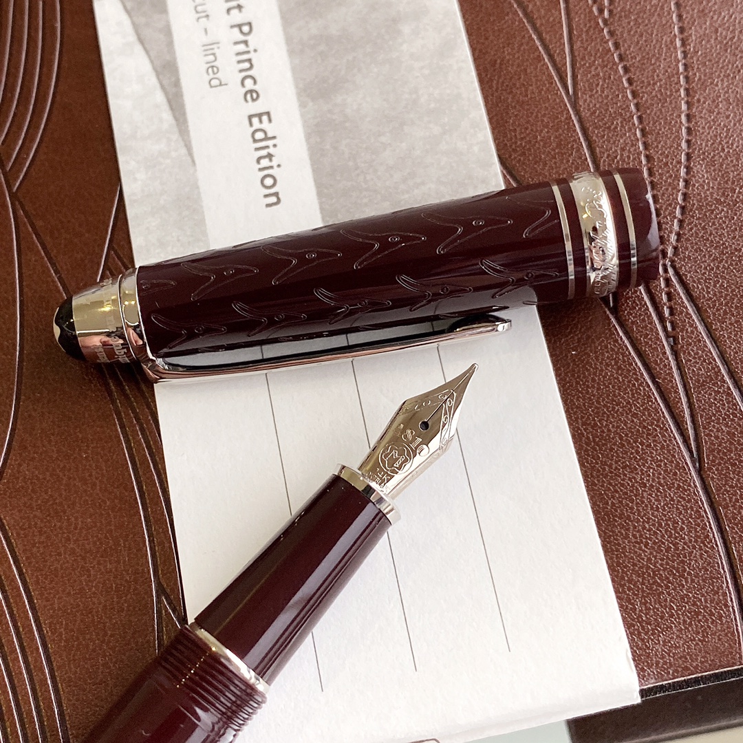 Montblanc Gift Set (Meisterstuck 146 Back with Platinum trim Rollerball Pen & #146 Red, Medium Notebook)
