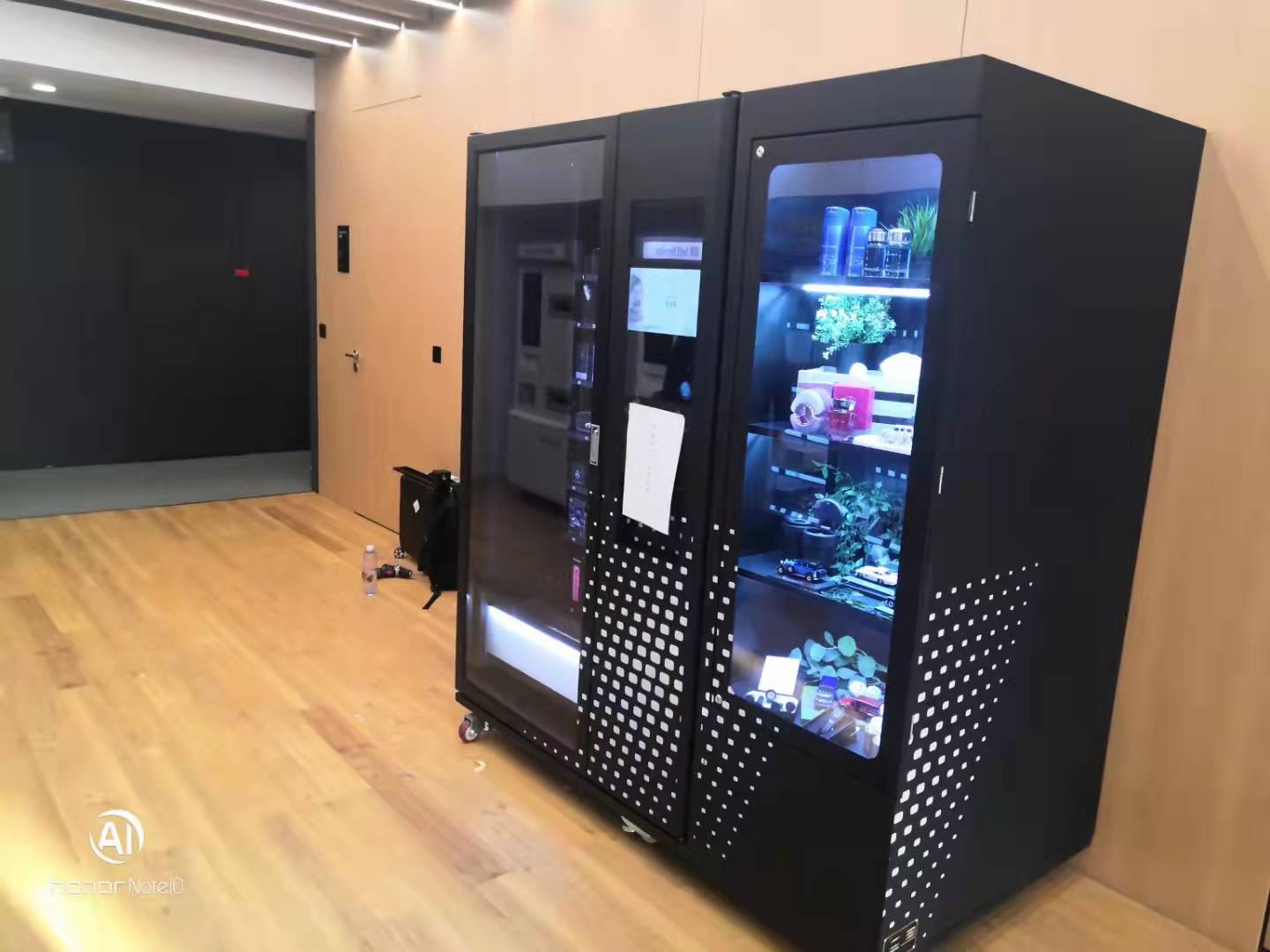 Micron smart vending machine Cooperation with Benz