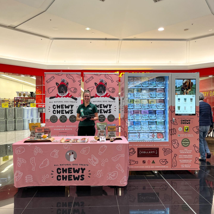Weimi pet vending machine enhances customer expriences and boost profits in the pet market