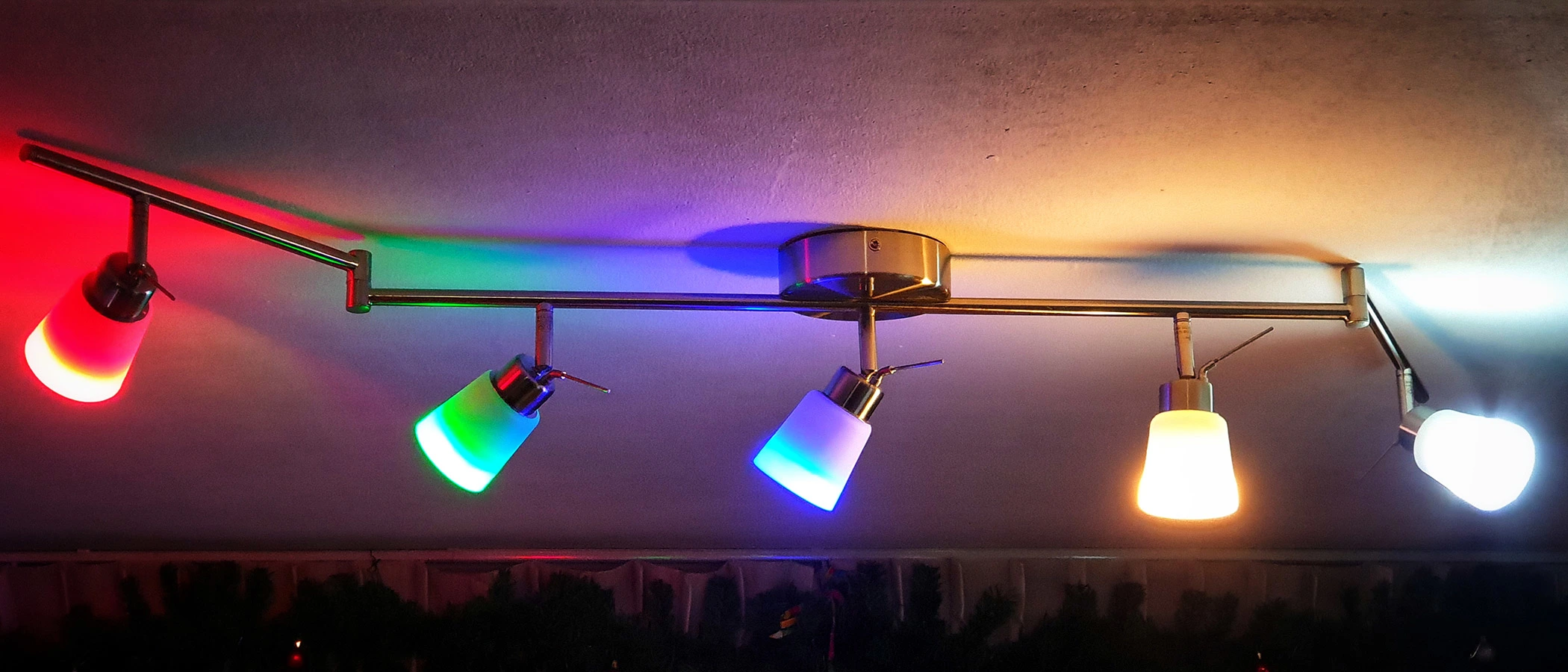 smart LED spotlight RGBW