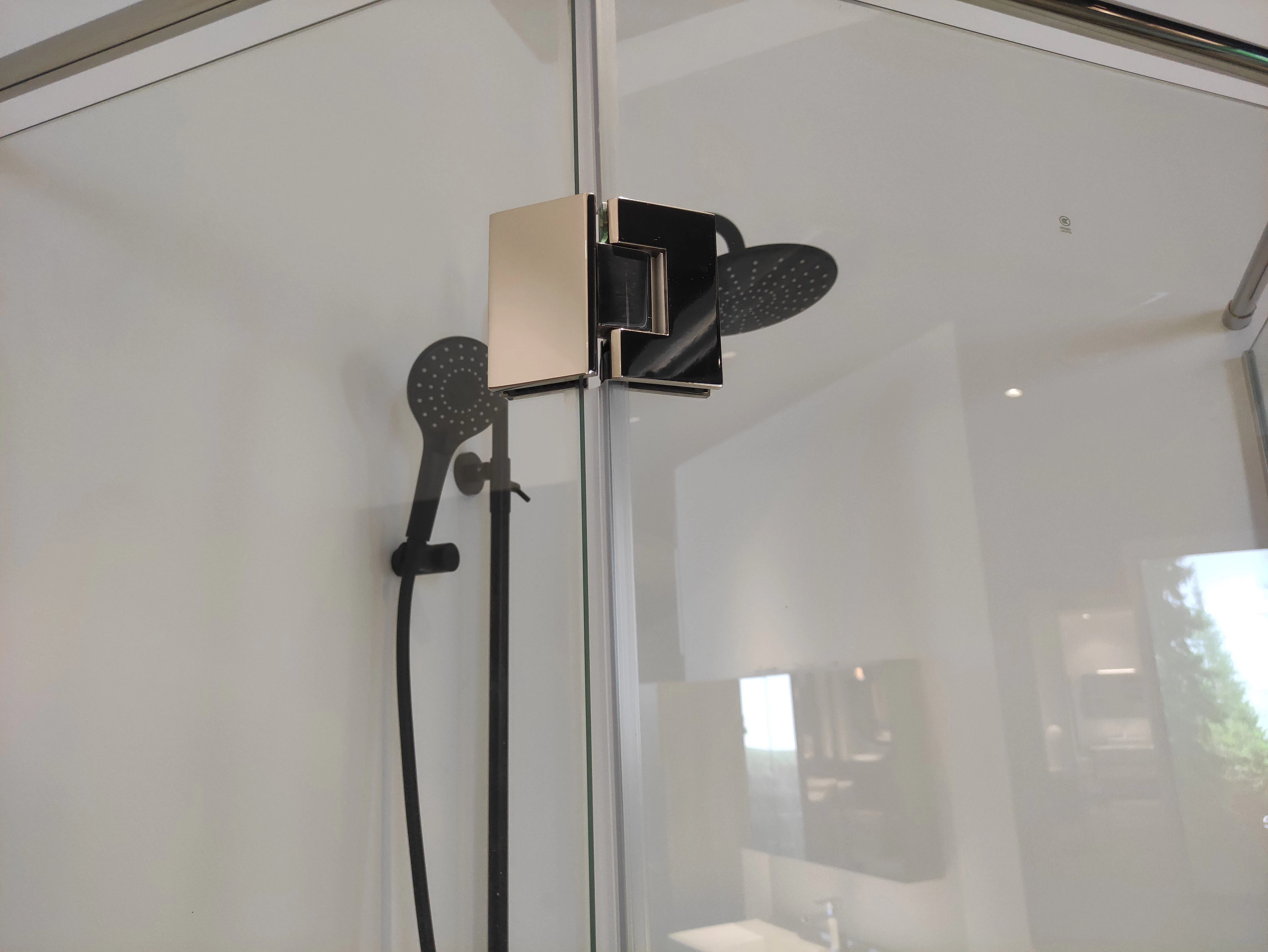 High quality diamond shape hinge shower room tempered glass shower enclosure,Two fixed one open door shower enclosure