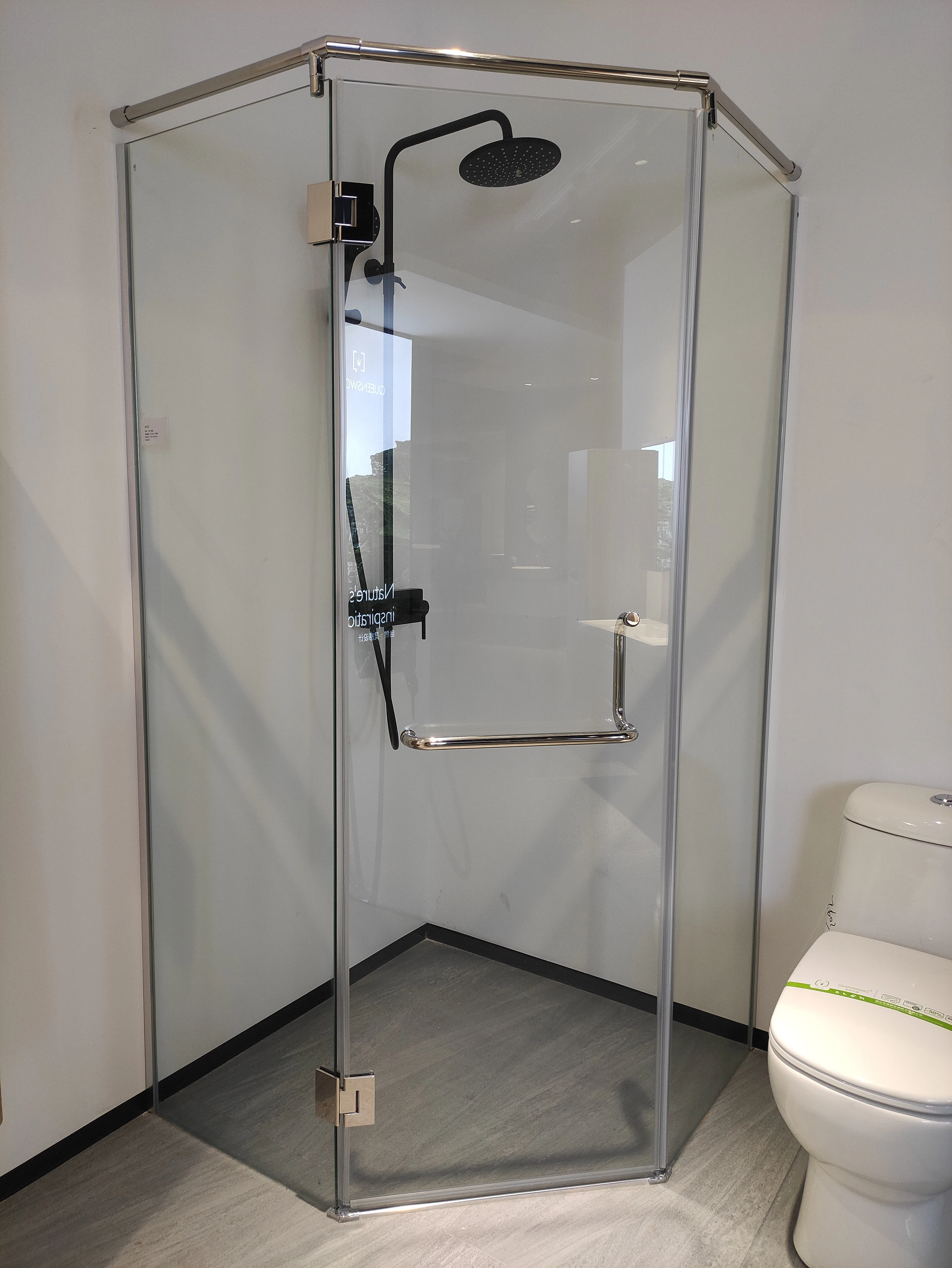 High quality diamond shape hinge shower room tempered glass shower enclosure,Two fixed one open door shower enclosure