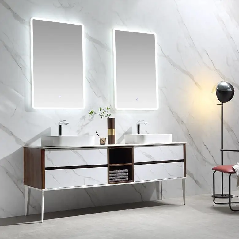 DOMINO|Domino's bathroom space