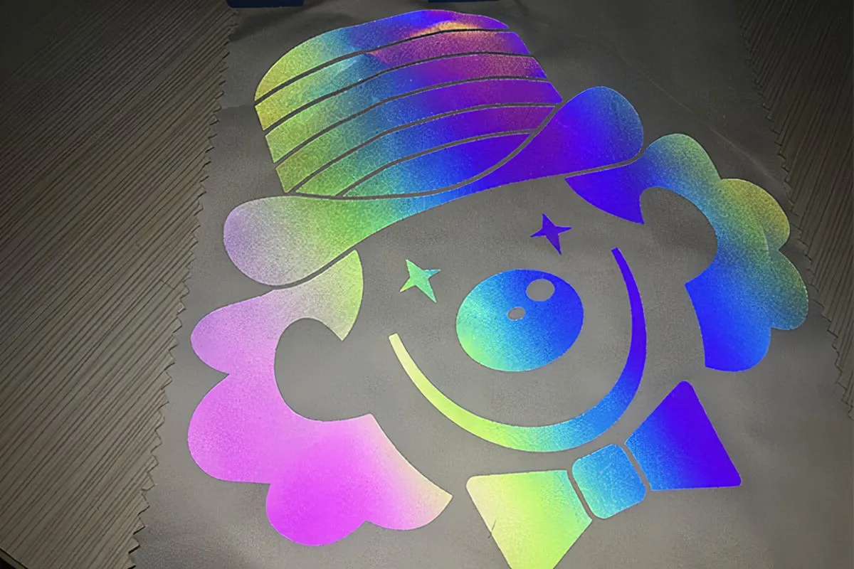 What is the principle of heat transfer printing?