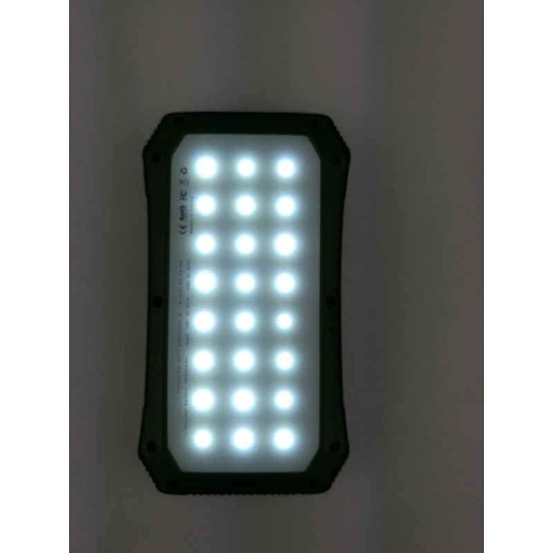LEDキャンプライト付き10000mAhソーラーパワーバンク
