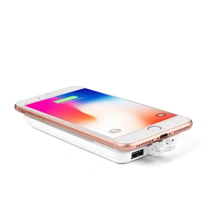 吸盤と充電ケーブルを備えた発光ワイヤレスパワーバンク
