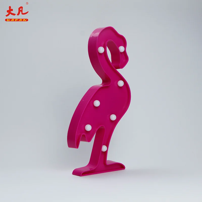 最受欢迎的火烈鸟室内灯桌装饰字幕字母灯塑料灯3d led字母标志