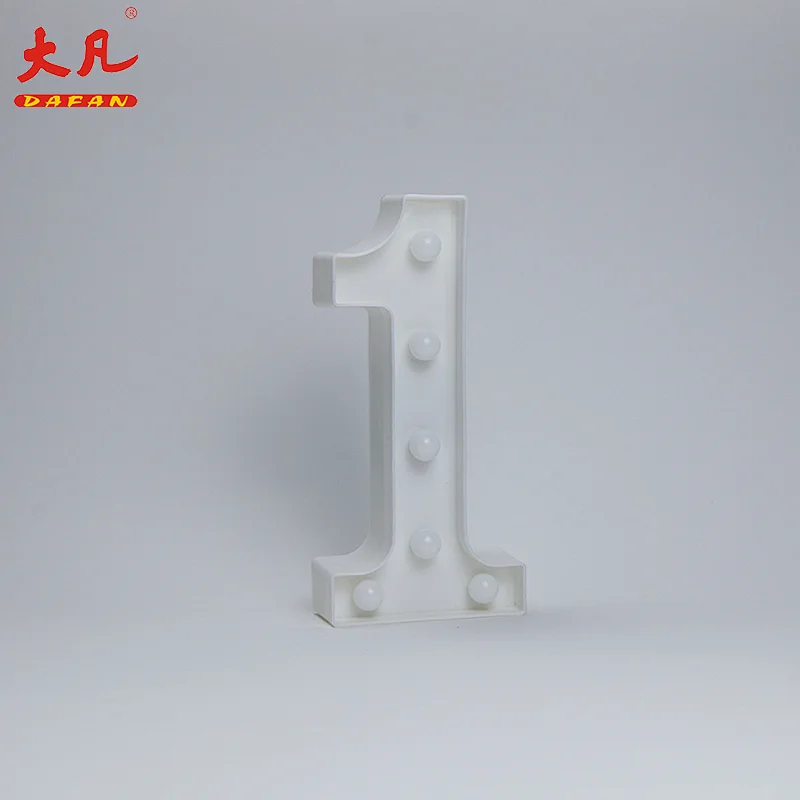 1形状LED字母灯塑料字母灯标志为所有节日，婚礼，党装饰夜灯
