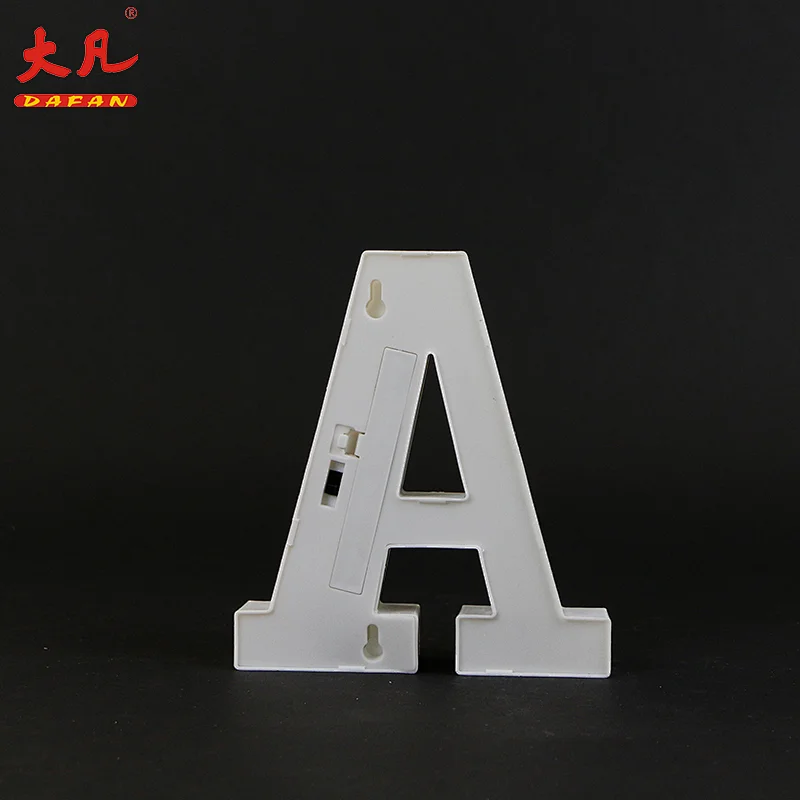A 装饰字母灯电池操作led台灯字母灯