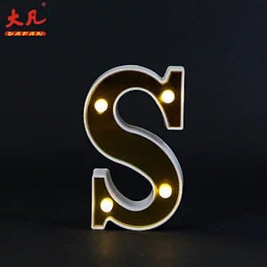 装饰Led巨型灯泡字母标志点亮字幕S字母为婚礼