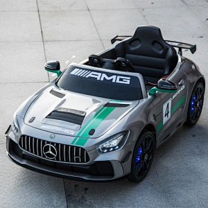 Mercedes Benz AMG GT4 con licencia