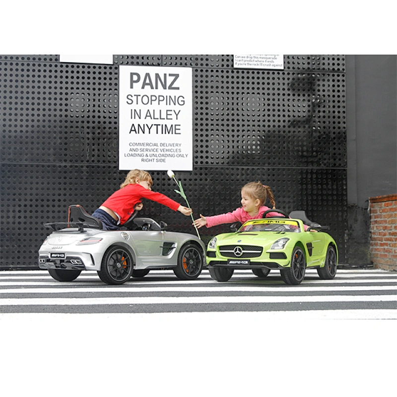 Mercedes Benz SLS AMG con licencia