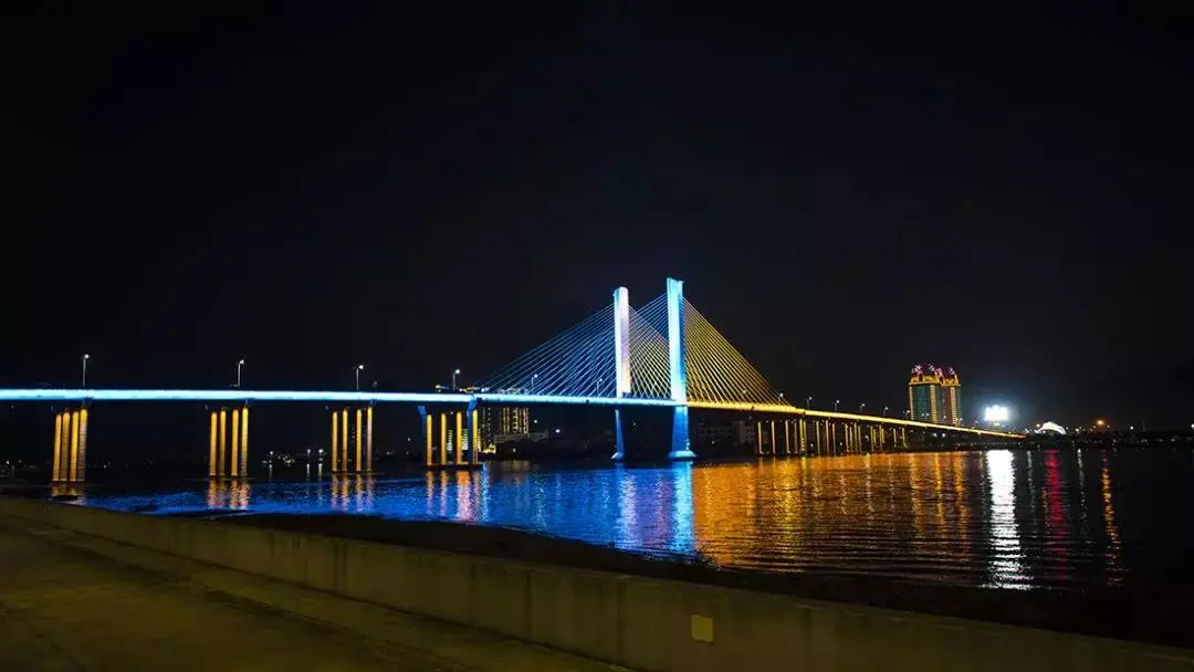 Hengqin Bridge - LED linear light, LED floodlight - Shone Lighting