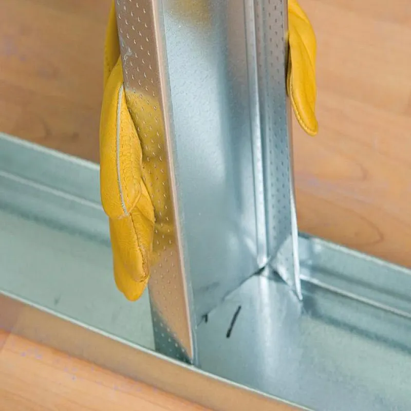 Metal Building Material Steel Hat Channel/Metal Stud and Track/Wall Stud/ Truck