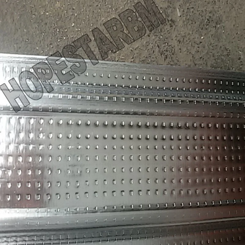 Galvanized perfil omega furring cannel paral
