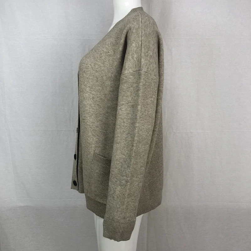 58%Viscose 32%nylon 10%polyester anti pill cardigan sweater plus size pocket knitwear from China