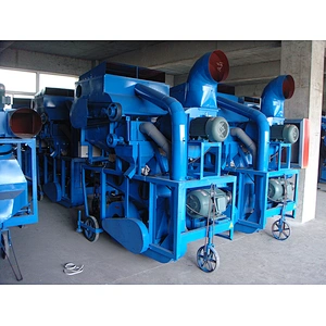 Peanut shelling machine