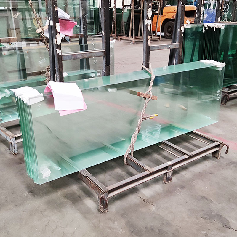 Low iron ultra clear tempered hardened architectural glass