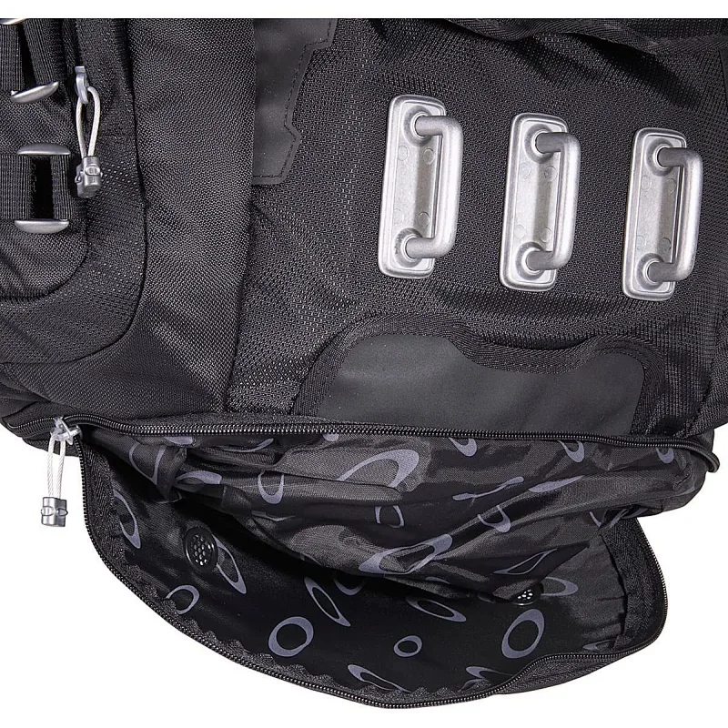 Navo Oakley Men's Kitchen Sink Backpack, Stealth Black, One Size,oakley backpack,oakley kitchen sink,oakley tactical backpack,oakley blade,backpack