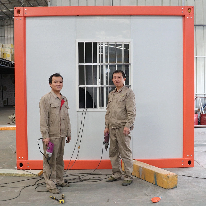 Casa contenedor de estructura de acero rojo de 9 metros cuadrados