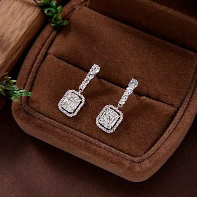 silver crescent moon earrings