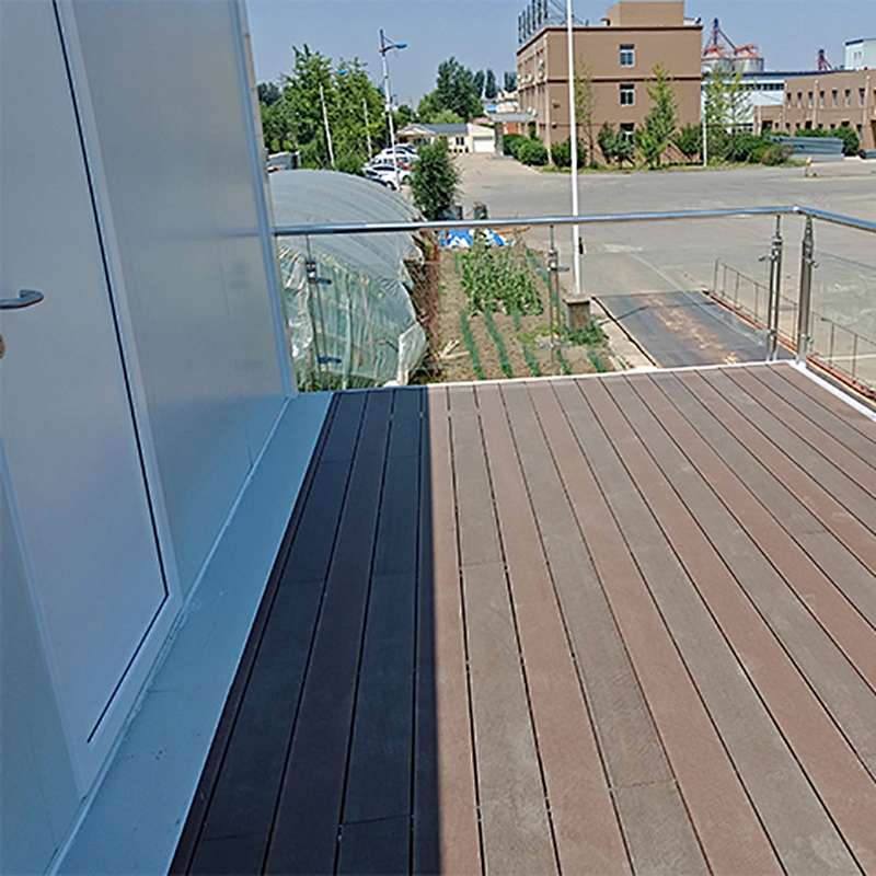 Toda la habitación transparente con vista al mar Casa pre contenedor de diseño de alta gama