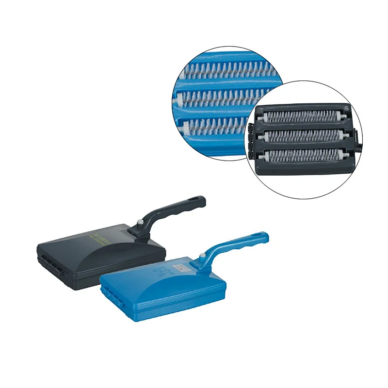 PLASTIC CARPET BRUSH