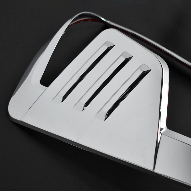 NAVARA 2021 CHROME TAIL LIGHT COVER
