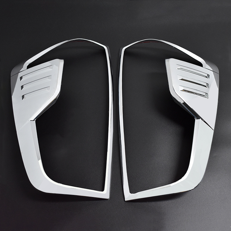 NAVARA 2021 CHROME TAIL LIGHT COVER