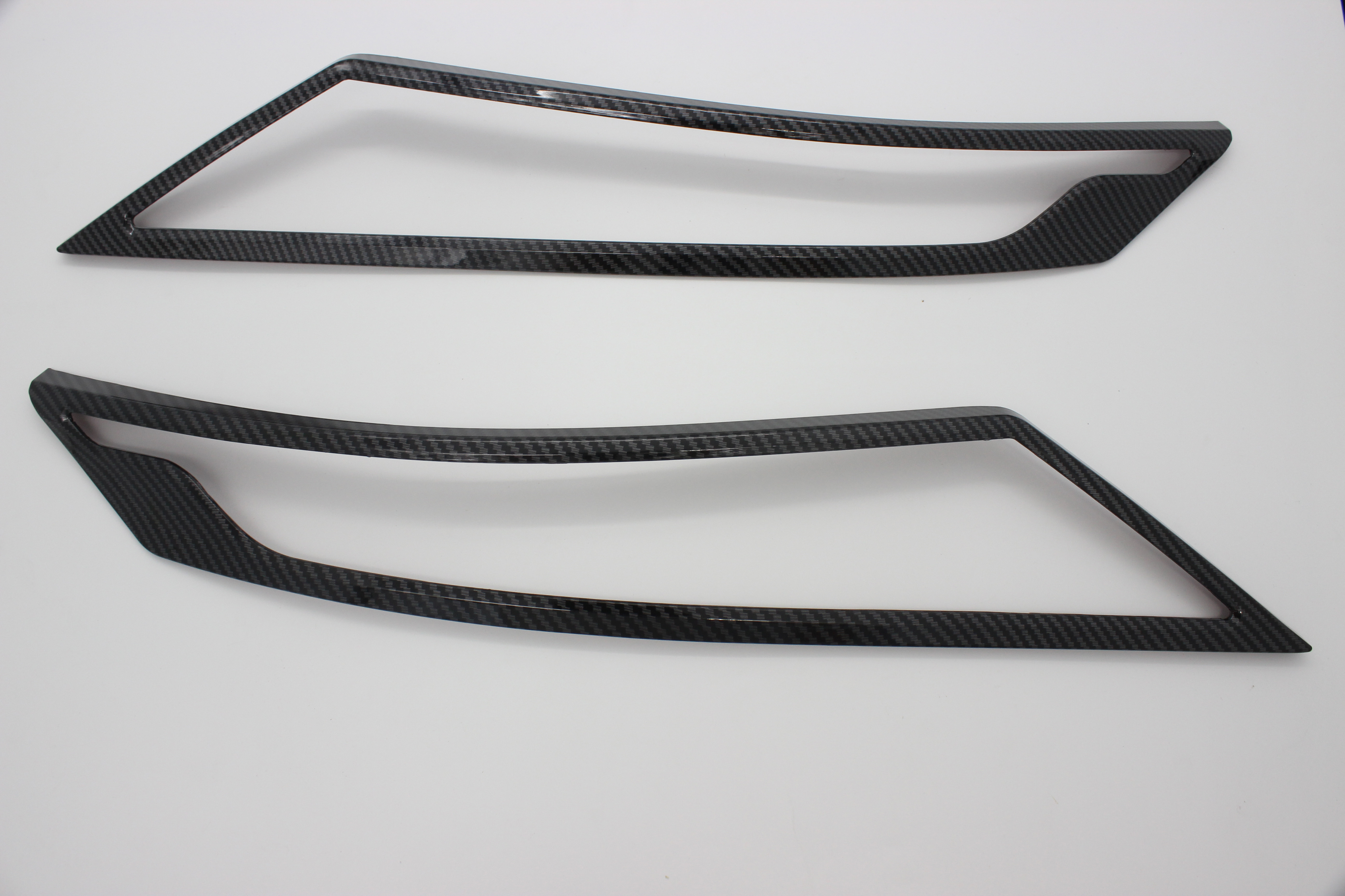 PAJERO SPORT 20   HEAD LIGHT COVER