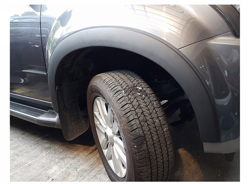 MUX 17 FENDER FLARE OEM (OEM)