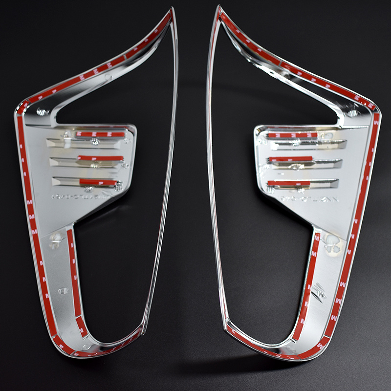 NAVARA 2021 CHROME TAIL LIGHT COVER