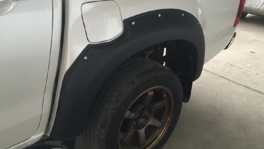 D-MAX 2012 TEXTURED MATTE BLACK FENDER FLARE MODIFIED DESIGN