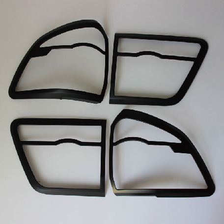 FORTUNER 12 TAIL LIGHT COVER