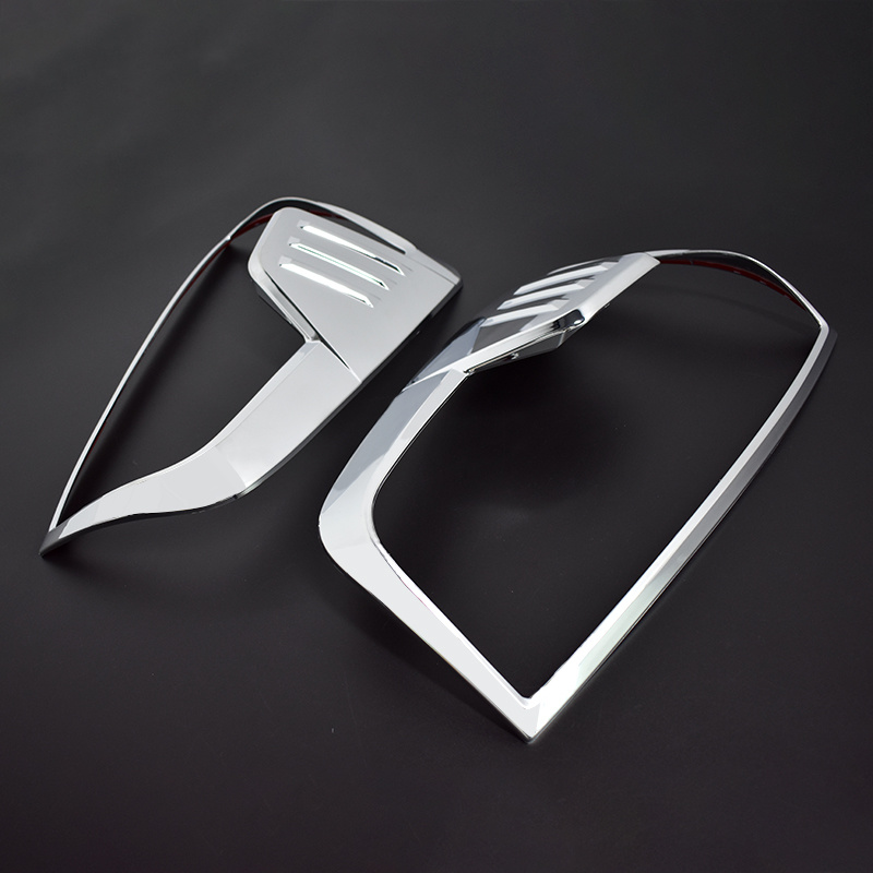 NAVARA 2021 CHROME TAIL LIGHT COVER