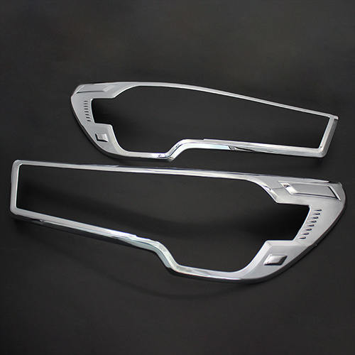 HILUX RUGGED X CHROME HEAD LIGHT COVER