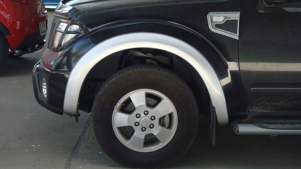 NAVARA 06 FENDER FLARE OEM DESIGN
