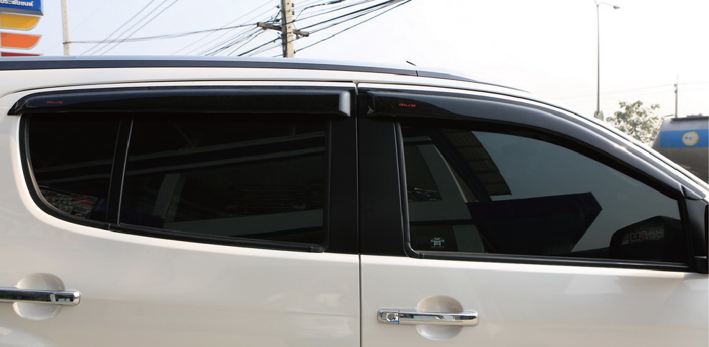 MUX 17 DOOR VISOR