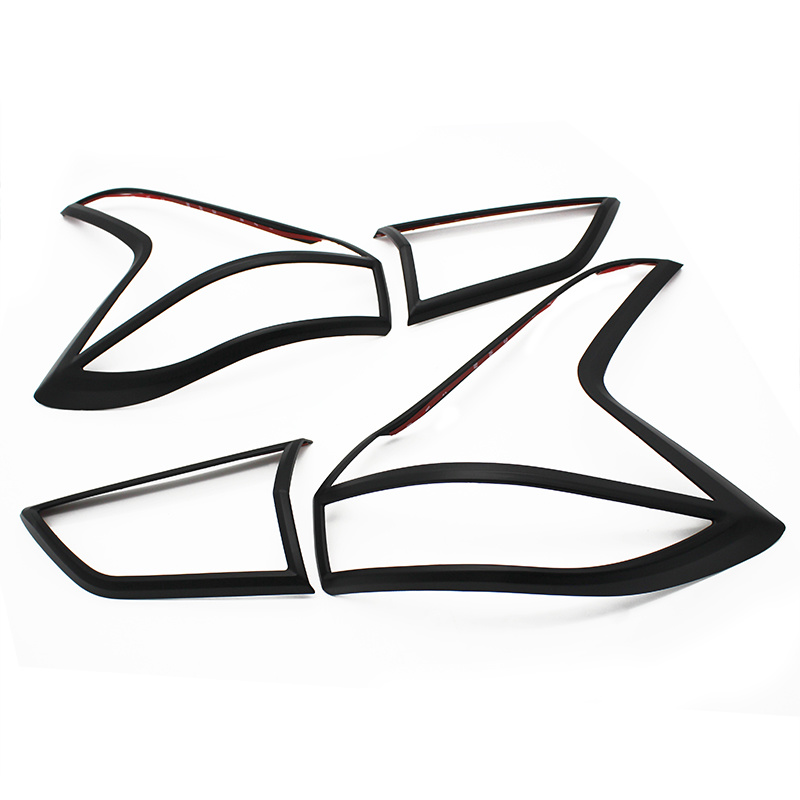 XPANDER 18 TAIL LIGHT COVER