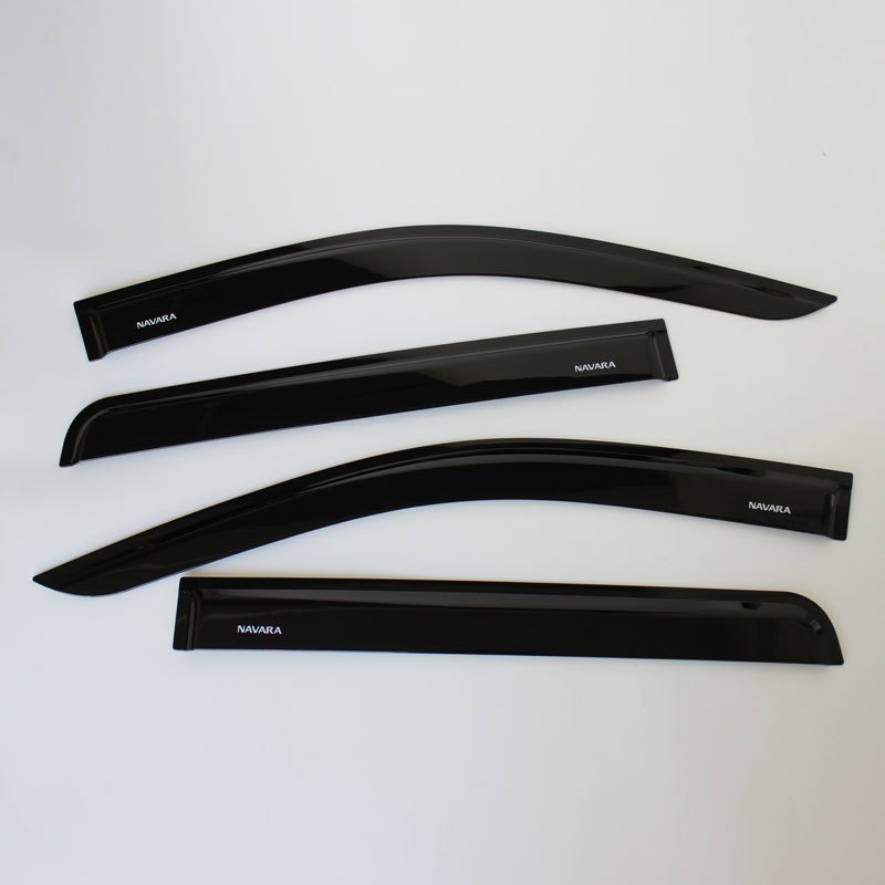 NP300 14 DOOR VISOR