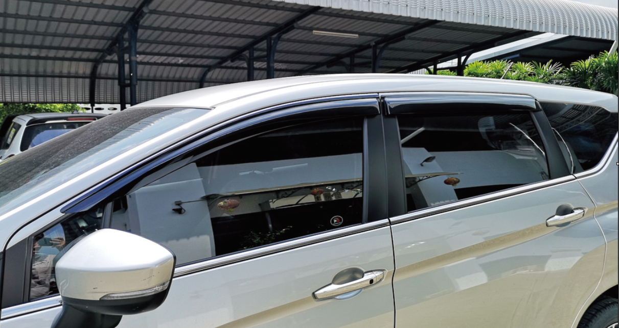 XPANDER 18 DOOR VISOR