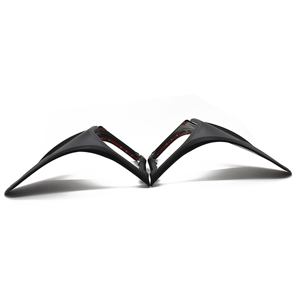 HILUX 2021 BLACK TAIL LIGHT COVER