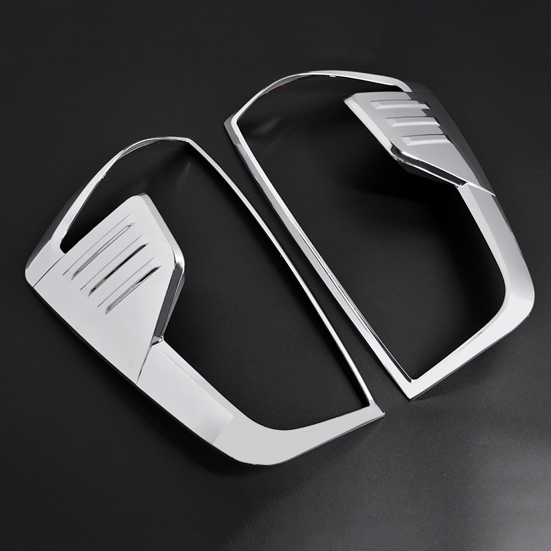NAVARA 2021 CHROME TAIL LIGHT COVER