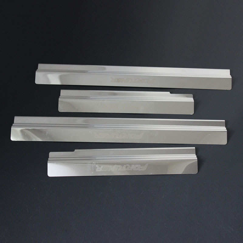 FORTUNER 12 DOOR SILL