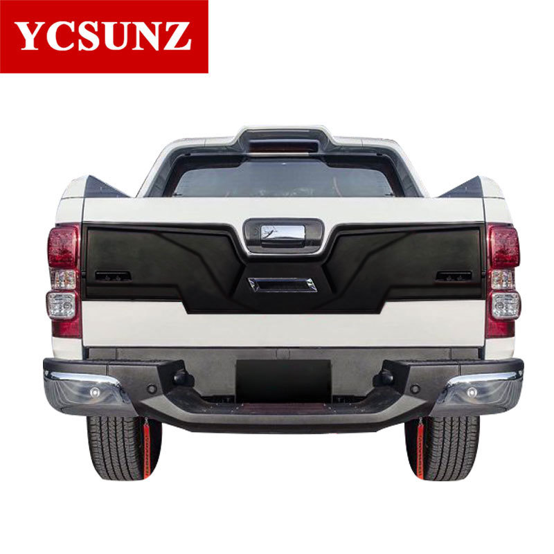 COLORADO 17 TAIL GATE NUDGE COVER WITH LED