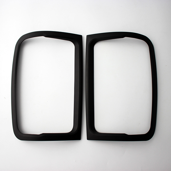 AMAROK 09 TAIL LIGHT COVER