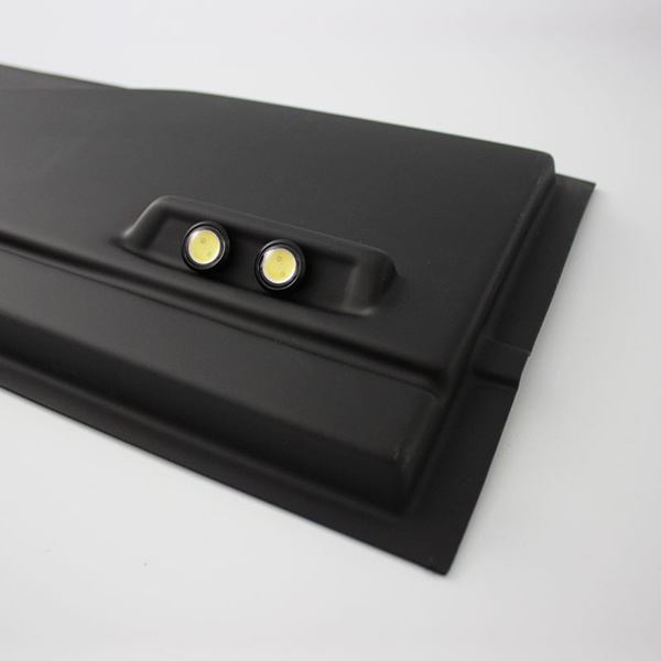 COLORADO 17 TAIL GATE NUDGE COVER WITH LED
