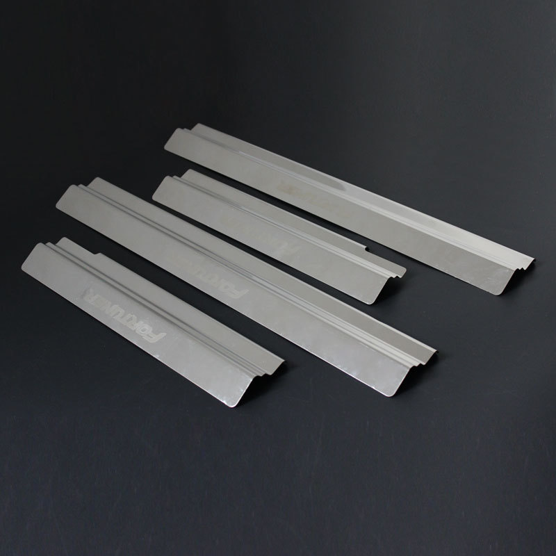 FORTUNER 12 DOOR SILL